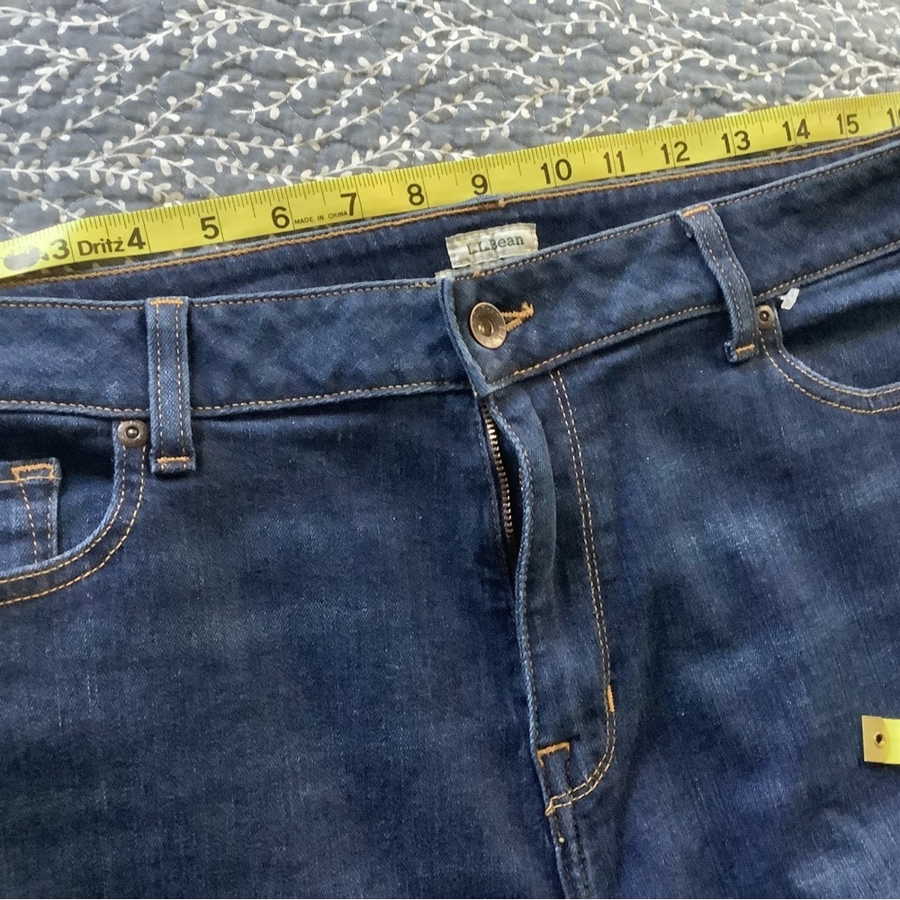 L.L. Bean Women's Straight Leg Jeans in Dark Blue Denim - Picture 5 of 5